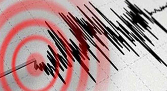 İzmir, 4 dakika arayla iki depremle sallandı