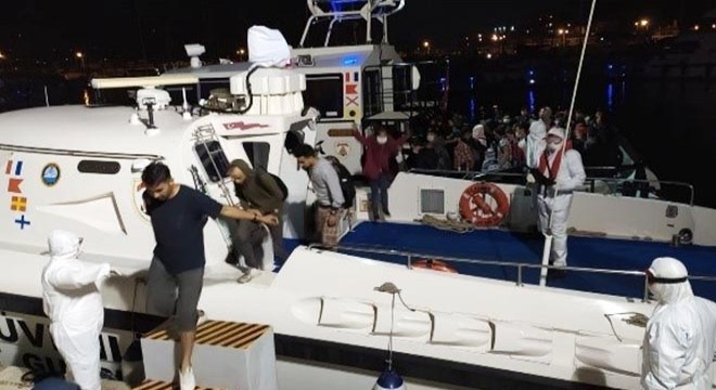 İzmir de 179 kaçak göçmen yakalandı