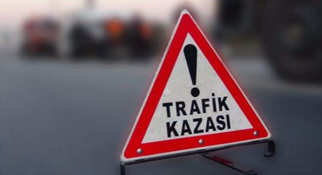 İzmir de 2 otomobil çarpıştı: 7 yaralı