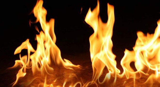 İzmir de ev yangını: 1 ölü