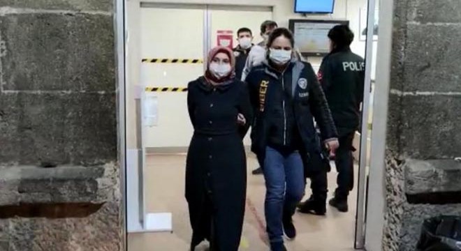 İzmir merkezli FETÖ operasyonu: 66 gözaltı