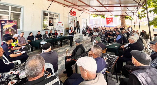 Jandarma vatandaşı bilgilendirdi