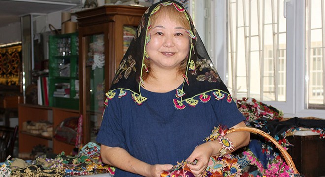 Japon kadın, Türk el sanatları koleksiyonu oluşturdu