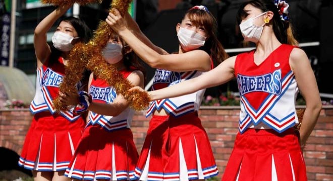 Japonya daki liselerde etek altı fotoğraf krizi