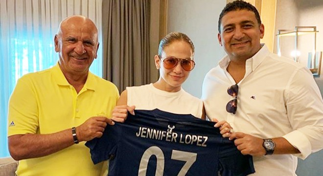 Jennifer Lopez e Türkiye haritalı Antalyaspor forması