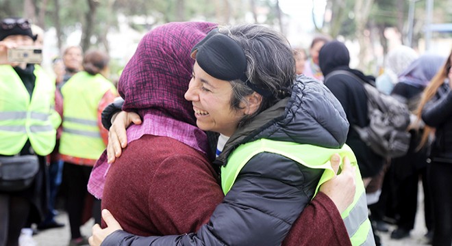 Kadın bisikletçiler, depremzede kadınlarla  kardeş  oldu
