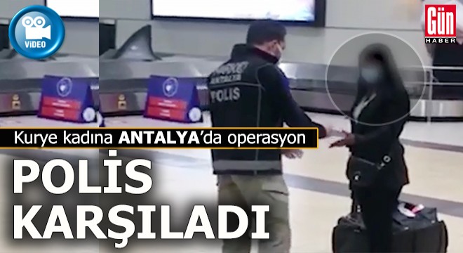 Kadın kurye Bolivya dan getirdiği kokainle Antalya Havalimanı nda yakalandı