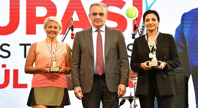 Egemenlik Kupası nda ödüller dağıtıldı