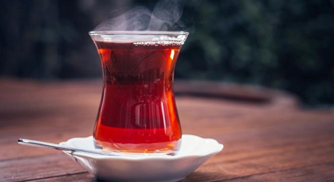 Kafe sahibi: Yasağa rağmen cam bardakta çay istiyorlar