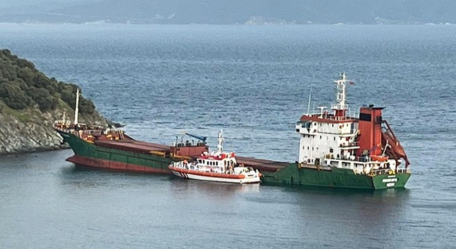 Karaya oturan gemi, 3 saatte kurtarıldı