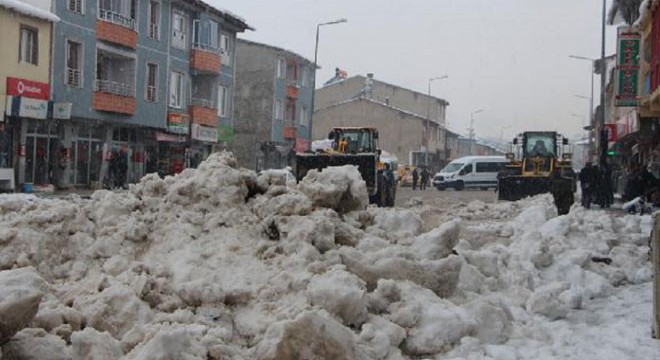 Karlıova da 15 köy yolu ulaşıma kapandı