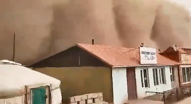 Kazakistan’da kum fırtınası