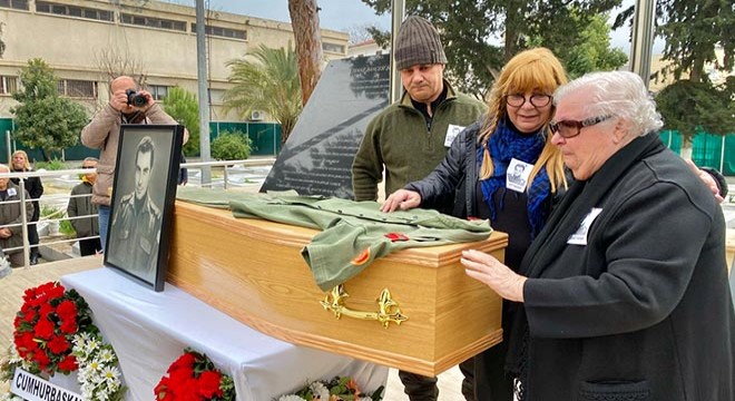 Kıbrıs şehidi 45 yıl sonra gerçek mezarına defnedildi