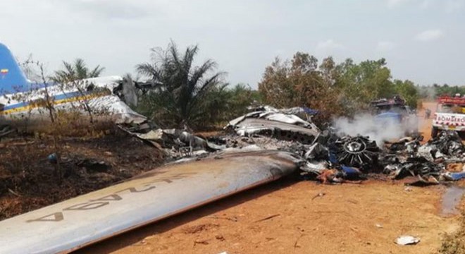 Kolombiya’da uçak düştü: 12 ölü