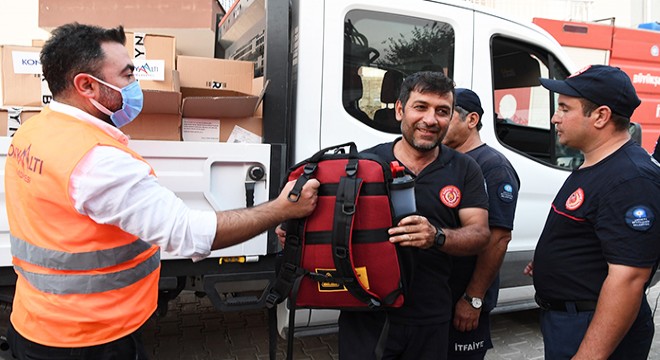 Konyaaltı Belediyesi nden itfaiyecilere acil yardım çantası