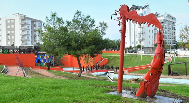 Konyaaltı EXPO Parkı na geri dönüşüm heykelleri