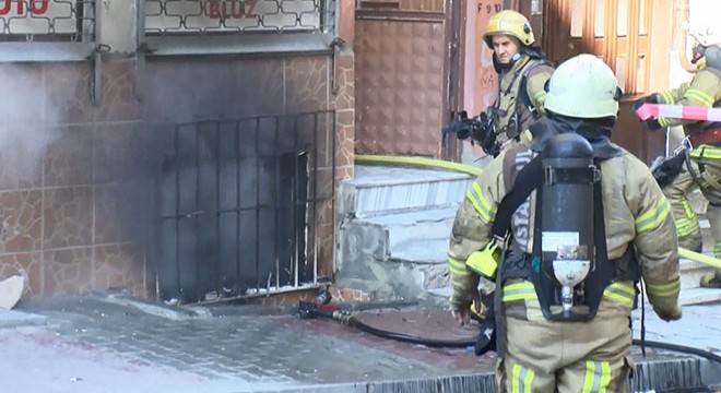 Korkutan yangın; 1  bebek 3 kişi kurtarıldı