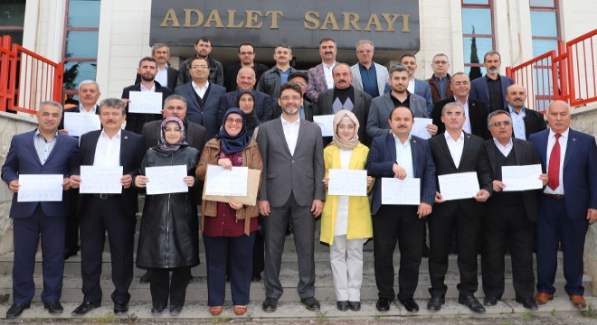 Korkuteli de meclis üyeleri mazbatalarını aldı