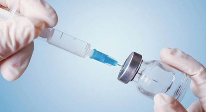 Koronavirüs aşısı gönüllü adaylar üzerinde uygulanıyor