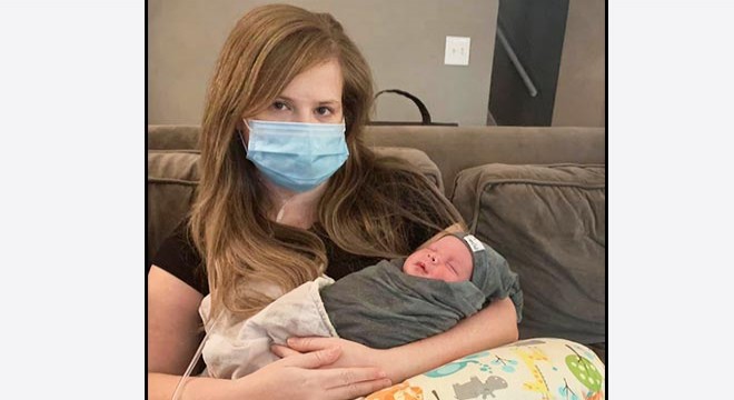 Koronavirüs hastası anne bebeğiyle 30 gün sonra tanıştı