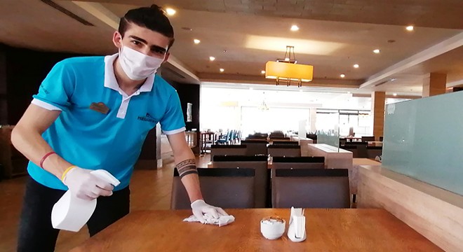 Koronavirüs, otellerin personel maliyetini yüzde 30 artırdı