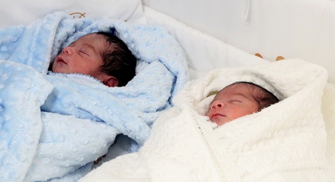 Koronavirüsü yendikten 3 gün sonra ikiz bebek dünyaya getirdi