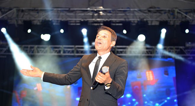 Kumluca da Mustafa Yıldızdoğan konseri