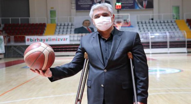 Kurduğu basket takımıyla engellileri hayata bağladı