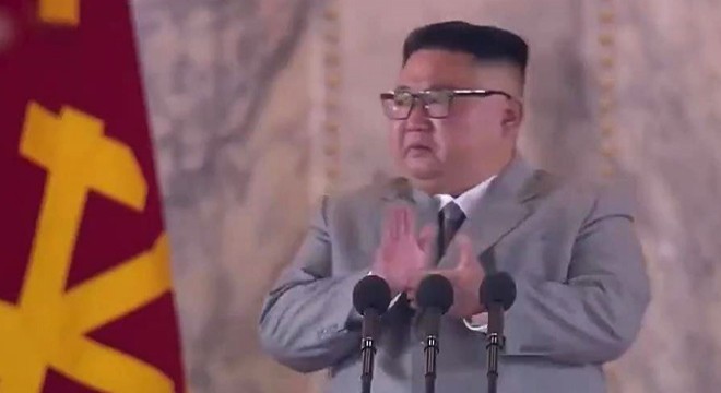 Kuzey Kore lideri tören konuşmasında gözyaşlarına boğuldu