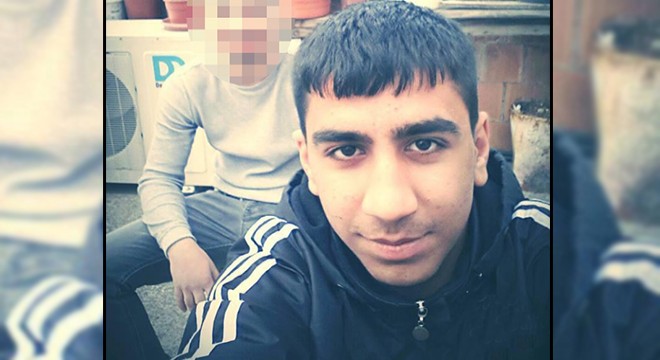 Liseli Azad, bıçaklı kavgada öldü