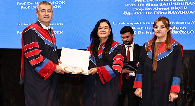 MAKÜ’de biniş giyme ve akademik performans ödül töreni