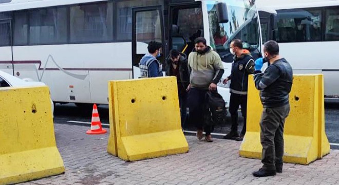 Malatya da 14 kaçak göçmen yakalandı