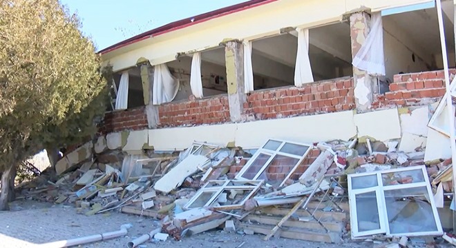 Malatya da güçlendirme yapılan okullar da yıkıldı