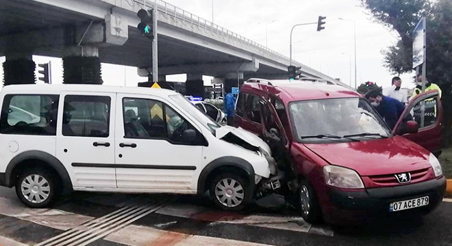 Manavgat ta kaza: 2 yaralı