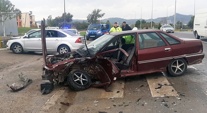 Manavgat ta trafik kazası: 3 yaralı