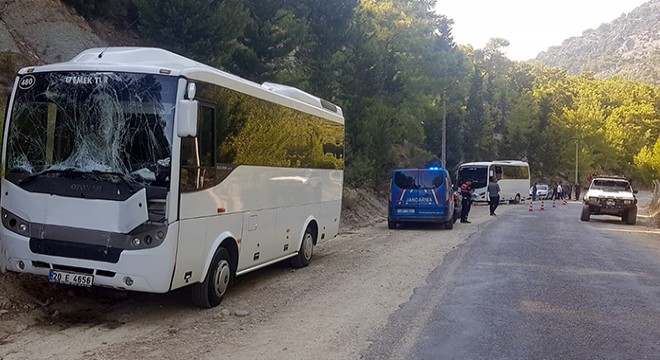 Manavgat ta tur midibüsleri çarpıştı: 2 si turist 3 yaralı
