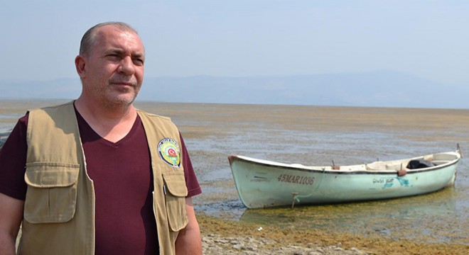 Marmara Gölü nde su seviyesi sıfırlandı, balıkçılık durdu