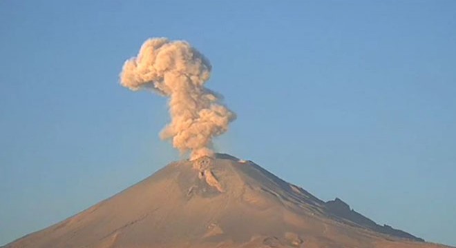 Meksika’daki Popocatpetl Yanardağı nda patlama