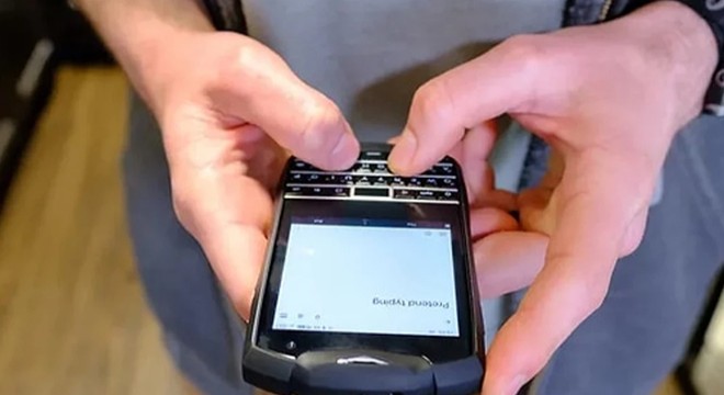 Memur-Sen'den okullara 'tuşlu telefon' önerisi