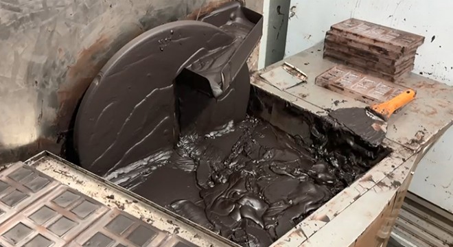Merdiven altı çikolata imalathanesine operasyon