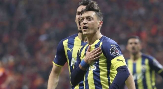 Mesut Özil den flaş Fenerbahçe hamlesi