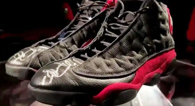 Michael Jordan ın ayakkabısı rekor fiyata satıldı
