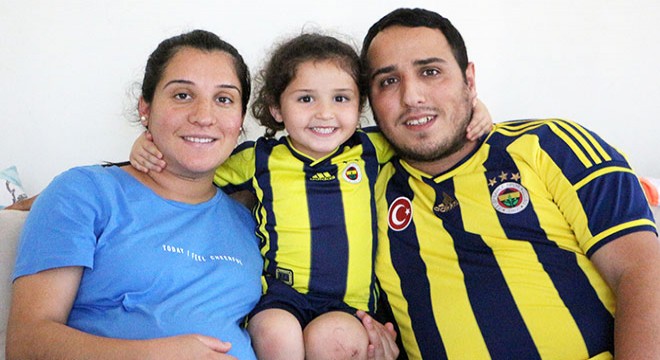 Minik Buğlem in Fenerbahçe ve Alanyaspor aşkı görenleri şaşırtıyor