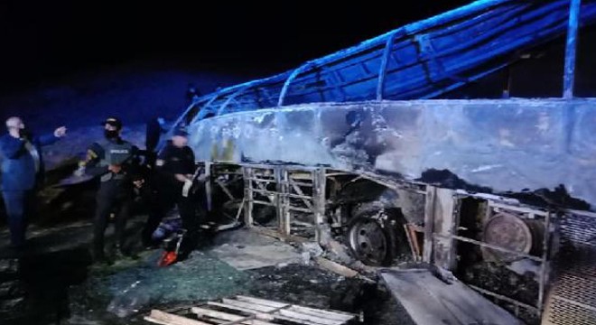 Mısır’da yolcu otobüsü devrildi: 20 ölü