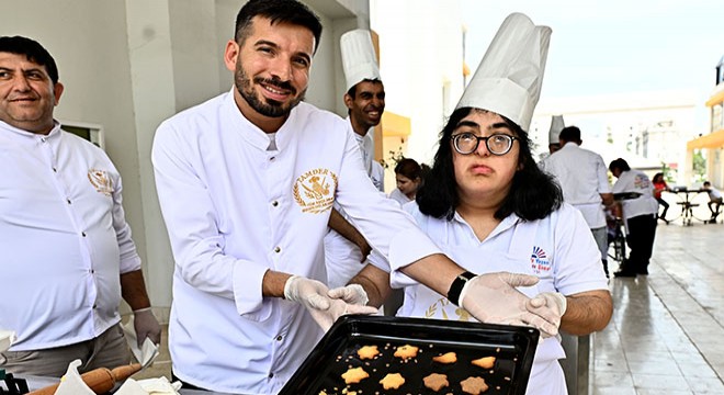 Muratpaşa'da Engelliler Haftası'na özel pasta şenliği