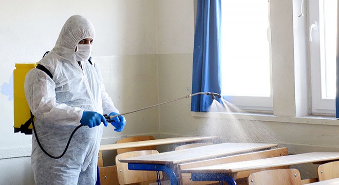 Muratpaşa da okullar eğitim öncesi dezenfekte ediliyor