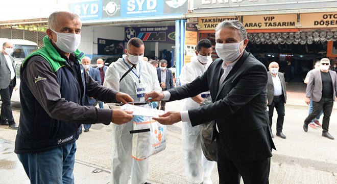 Muratpaşa da sanayi esnafına maske dağıtıldı