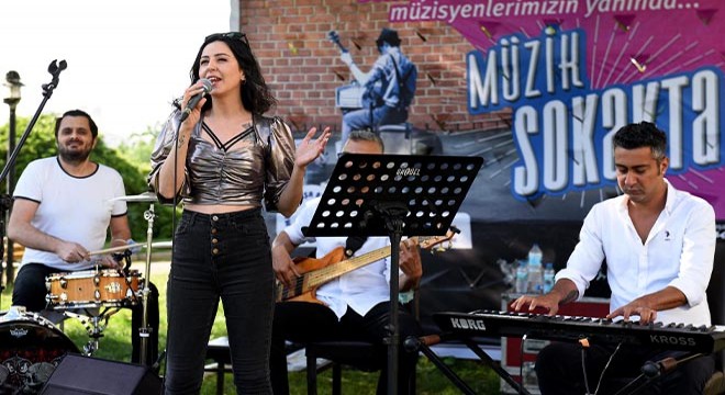 Muratpaşa dan müzisyenlere destek