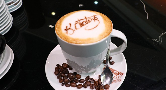 Müşterilere 10 Kasım da  Atatürk  imzalı kahve
