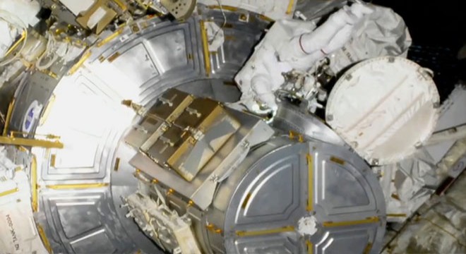 NASA astronotları ‘uzay yürüyüşüne’ başladı